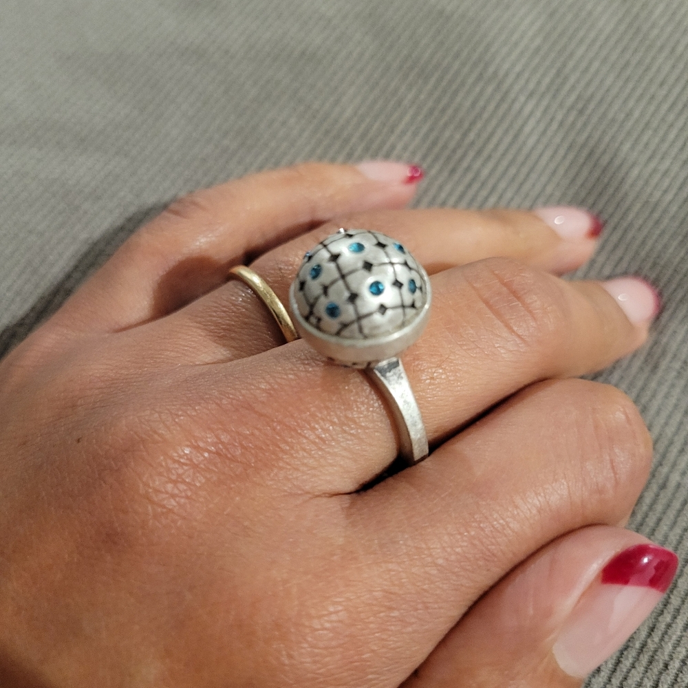 Silver and Blue Ring - Picture 2 of 5